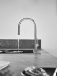 Смеситель Hansgrohe Talis M54 для кухни 210 вытяжной душ, поворотный излив 2jet sBox хром 72801000 — изображение 2