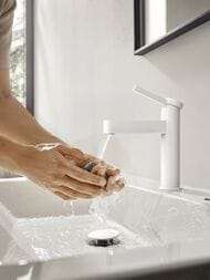 Смеситель Hansgrohe Finoris 76020700 для раковины 110, сливной гарнитур, матовый белый — изображение 3