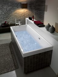Ванна квариловая Villeroy & Boch SQUARO (1700х750х555) с ножками, белая UBQ170SQR2V-01