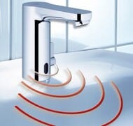 Смеситель Grohe EuroSmart Cosmopolitan E 36327001 для умывальника бесконтактный, батарейка