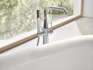 Смеситель Grohe Essence 23491001 для ванны, напольный, однорычажный, поворотный излив