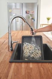 Смеситель Grohe Zedra 32294002 для кухни, выдвижной поворотный излив, хром