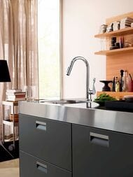 Смеситель Axor Citterio 39835000 для кухни однозахватный, вытяжной поворотный излив 220 мм, хром — изображение 3