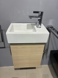 Уценка! Комплект мебели Duravit: тумба с раковиной подвесная, смеситель для раковины D-Neo - уценка. — изображение 3