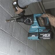 Перфоратор MAKITA DHR242RT аккумуляторный LXT BL, 18В, SDS-plus, 3 режима, 24мм, 1x5.0Ач, з/у