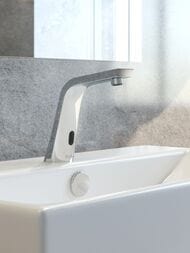 Смеситель для умывальника IDDIS PULSE сенсорный 020SBSNi86