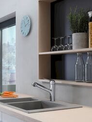 Смеситель Hansgrohe Focus M42 для кухни 150 мм вытяжной поворотный излив хром 71814000 — изображение 4