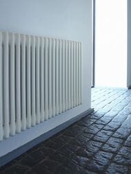 Радиатор Zehnder Charleston 3057 трехтрубчатый 28 секций, нижнее подключение 1/2", белый