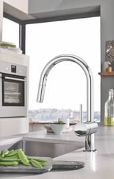 Смеситель Grohe Minta 32321002 для кухни однорычажный, выдвижная лейка, поворотный излив, хром