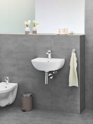 Мини-умывальник Grohe Bau Ceramic 39424000 подвесной (453х151х354)