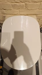 Уценка! Унитаз подвесной Villeroy & Boch Subway 2.0 (370х560х365) с крышкой-биде, безободковый