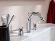 Смеситель для раковины Grohe BauClassic 20470000 двухзахватный, на 3 отверстия, д/к, цвет: хром