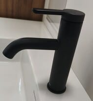 Уценка! Смеситель Duravit C.1 для раковины однозахватный, без д/к, черный C11020002046 - уценка. — изображение 2