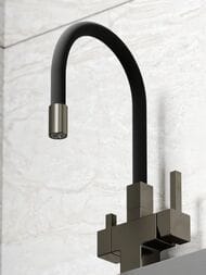 Смеситель SANCOS Arno SC4005GG  для кухни с гибким изливом, каналом для фильтра, вороненая сталь