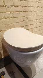 Уценка! Унитаз подвесной Villeroy & Boch Subway 2.0 (370х560х365) с крышкой-биде, безободковый