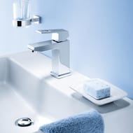 Смеситель Grohe Eurocube 23446000 для умывальника на одно отверстие, однорычажный, гладкий корпус
