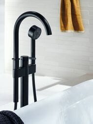 Смеситель Axor One 48440670 для ванны, напольный, однорычажный, ручной душ, матовый черный — изображение 2