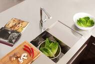 Смеситель Grohe Essence 30270000 для кухни, однорычажный, гибкая подводка 3/8