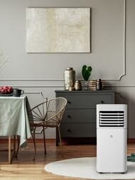 Мобильный кондиционер Royal Clima CUBO до 21 кв.м. RM-CU30HH-E