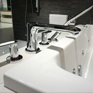 Смеситель Hansgrohe Metris 31442000 на борт ванны, 4 отверстия, ручной душ, двухзахв.,внешняя часть