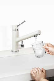 Смеситель для мойки Omoikiri Tonami-WH белый,с краном для питьевой воды 4994061