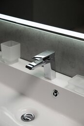 Зеркало BelBagno (600x30x800) подсветка, сенсорный выключатель,подогрев SPC-MAR-600-800-LED-TCH-WARM