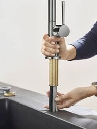 Смеситель Hansgrohe Talis M54 для кухни, однозахватный, выдвижной излив, черный хром мат. 72800340 — изображение 4