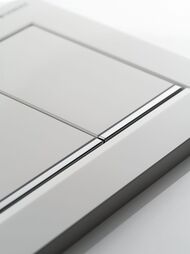 GEBERIT Sigma30 Клавиша смыва, двойной смыв белый/декор глянцевый хром 115.883.KJ.1
