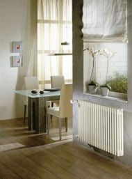 Радиатор Zehnder Charleston 3037 трехтрубчатый ВГ:366х100, межценр. 300, боковое подкл. 3/4", 51 Вт