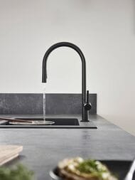 Смеситель Hansgrohe Talis M54 для кухни 210 вытяжной душ, поворотный 2jet sBox черный мат 72801670 — изображение 5