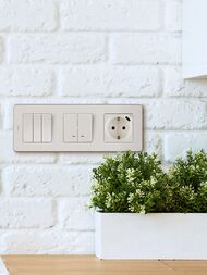  LEGRAND INSPIRIA 3    673951
