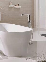 Смеситель Grohe Essence 23491001 для ванны, напольный, однорычажный, поворотный излив — изображение 2