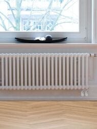 Радиатор Zehnder Charleston 3057 трехтрубчатый 28 секций, нижнее подключение 1/2", белый