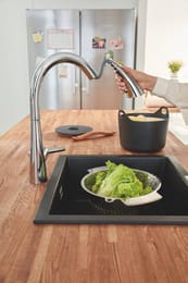 Смеситель Grohe Zedra 32294002 для кухни, выдвижной поворотный излив, хром