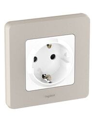  LEGRAND INSPIRIA     16   IP20  673730
