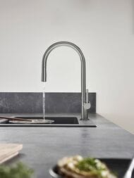 Смеситель Hansgrohe Talis M54 для кухни 210 вытяжной излив, 2jet, sBox черный хром мат. 72801340 — изображение 5