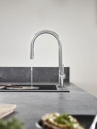 Смеситель Hansgrohe Talis M54 для кухни 210 вытяжной душ, поворотный излив 1jet хром 72802000 — изображение 2