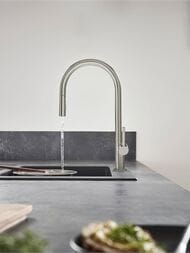 Смеситель Hansgrohe Talis M54 для кухни 210 вытяжной душ, поворотный излив 2jet sBox сталь 72801800 — изображение 2