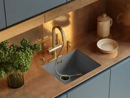 Смеситель для мойки Omoikiri Akita-S-LG светлое золото, кран для питьевой воды, вытяж.шланг 4994350
