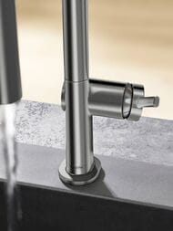 Смеситель Hansgrohe Talis M54 для кухни 210 вытяжной излив, 2jet, sBox черный хром мат. 72801340 — изображение 2