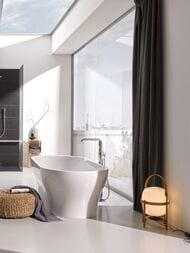 Смеситель Grohe Essence 23491001 для ванны, напольный, однорычажный, поворотный излив — изображение 3