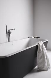 Ванна акриловая Ideal Standard Lux DEA 1700х750х610 отдельностоящая, с обвязкой, черная K8720V3
