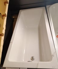 ������! ����� ��������� Vitra Neon 150x70 �������������, �� ������� ���������� RAVAK X01377