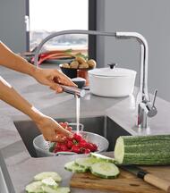 Смеситель Grohe Essence 30270000 для кухни, однорычажный, гибкая подводка 3/8