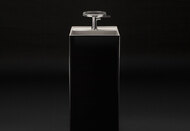 Раковина Laufen KARTELL 811331 (375х435х900) с отверстием под смес., скрытый слив, узор черные линии