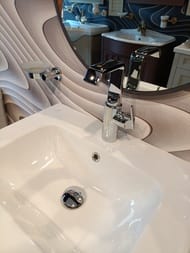 Уценка! Смеситель Vitra Suit U для раковины однорычажный, излив 215 мм, энергосберегающий A42469EXP - уценка. — изображение 4