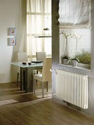 Радиатор Zehnder Charleston 3037 трехтрубчатый ВГ:366х100, межценр. 300, боковое подкл. 3/4", 51 Вт