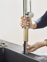 Смеситель Hansgrohe Talis M54 для кухни 210 вытяжной душ, поворотный излив 2jet sBox сталь 72801800 — изображение 5