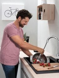 Смеситель Hansgrohe Focus M42 для кухни 220 мм вытяжной поворотный излив хром 71800000 — изображение 3