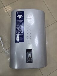 !   Electrolux EWH 30 enturio IQ 2.0 Silver, USB-  Wi-Fi